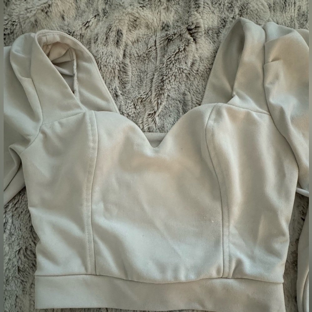 White top white longs sleeve - Picture 2 of 3